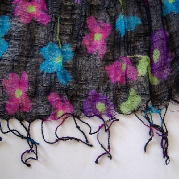 Black Flower Scarf Open Weave Pink Blue Purple - Picture 7 of 7